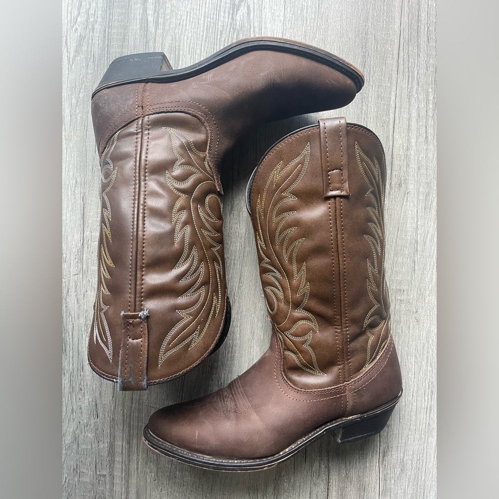 Laredo Brown Western Boots with Embroidered Design - Picture 6 of 14